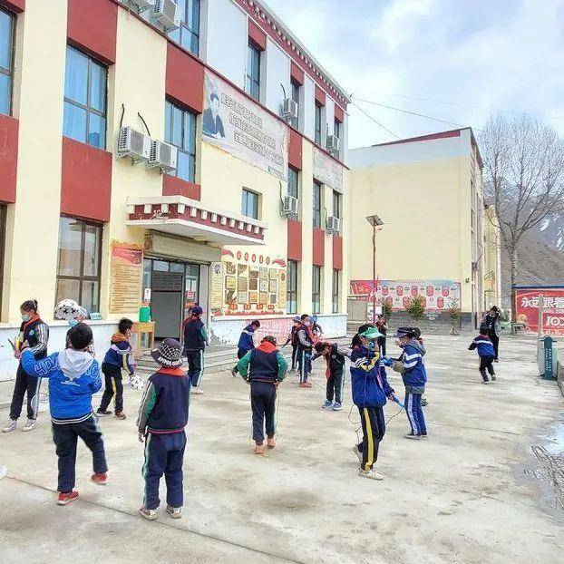北京马拉松|爱心跑友捐赠的50所能量星光体育教室已全部落实到位